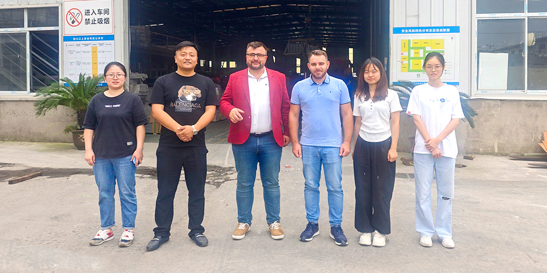 Visitas del cliente rumano Doru