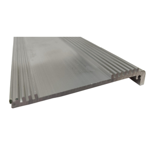 Hoja de Aluminio con Rayas para Equipos Electr&oacute;nicos