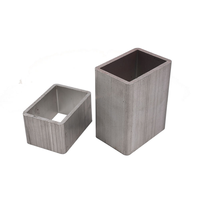 Hergestellt aus 6061-T6-Aluminium-Vierkantrohr mit hervorragender Struktur f&uuml;r M&ouml;bel 