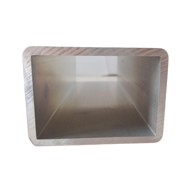 Tube rectangulaire en aluminium pour automobile